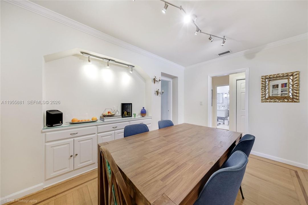En Venta: $1,299,999 (3 camas, 2 baños, 1541 Pies cuadrados)