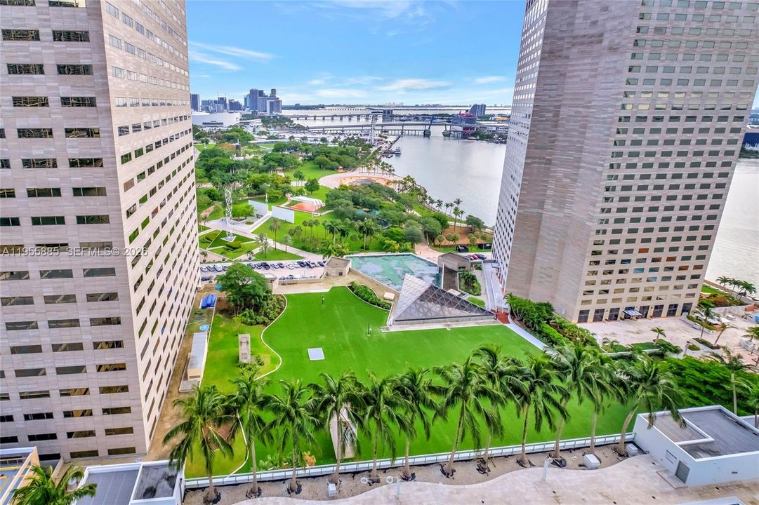 待售: $425,000 (1 贝兹, 1 浴室, 846 平方英尺)