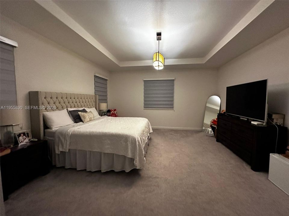 For Sale: $649,500 (4 beds, 2 baths, 2560 Square Feet)