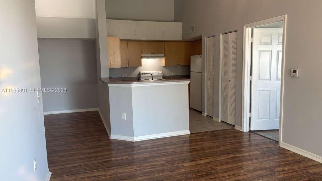 Recently Rented: $2,200 (2 beds, 2 baths, 1008 Square Feet)