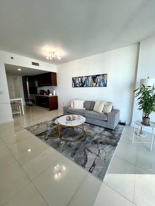 For Sale: $595,000 (1 beds, 1 baths, 732 Square Feet)