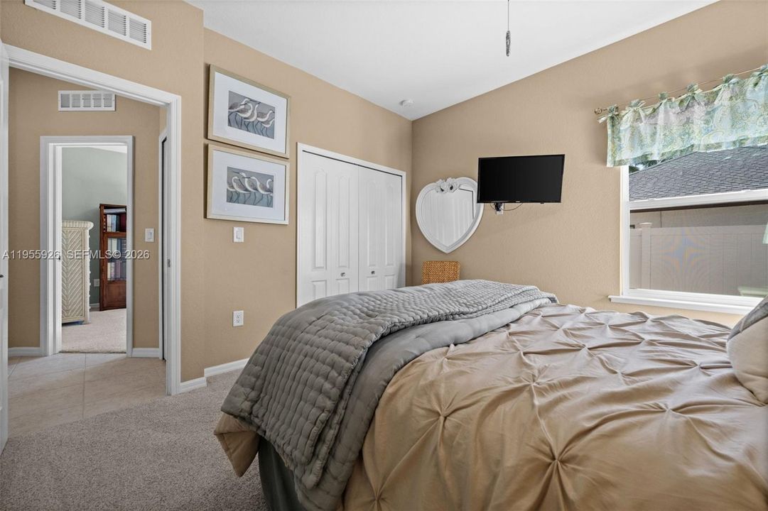 2nd bedroom