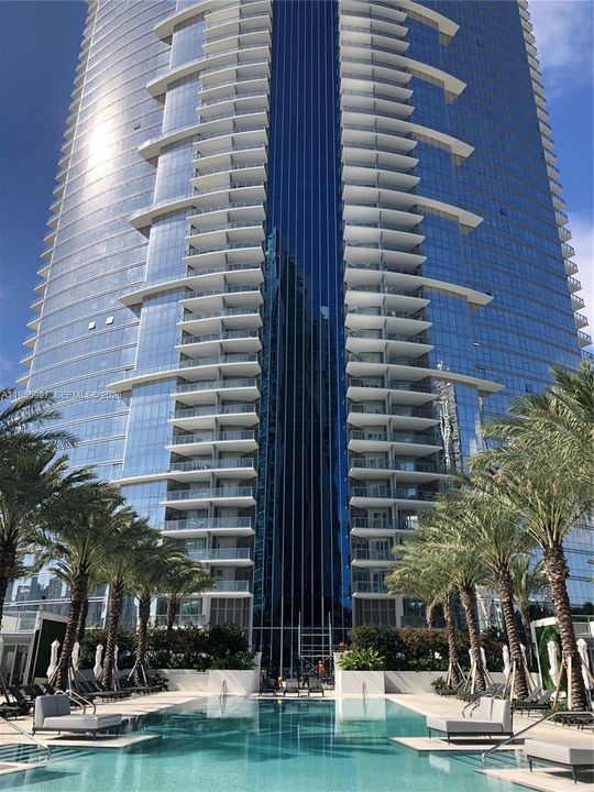 For Sale: $795,000 (1 beds, 2 baths, 1185 Square Feet)
