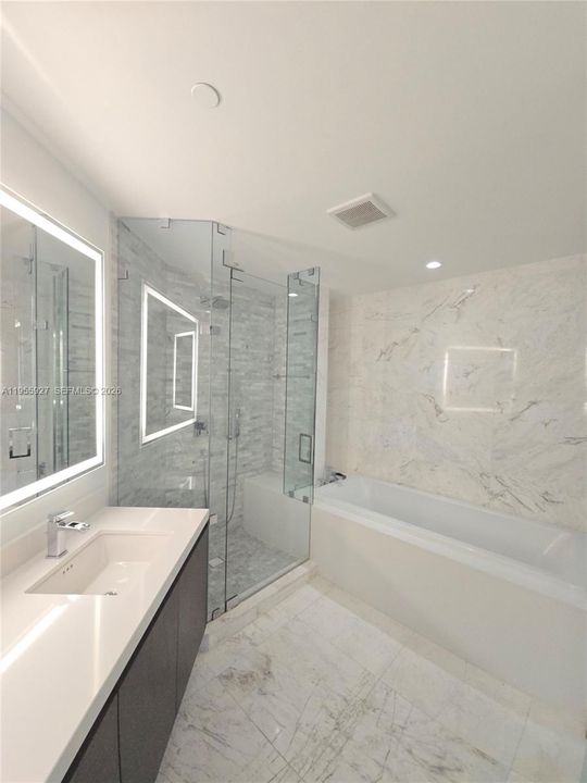For Sale: $795,000 (1 beds, 2 baths, 1185 Square Feet)