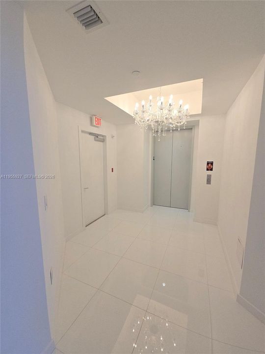 For Sale: $795,000 (1 beds, 2 baths, 1185 Square Feet)