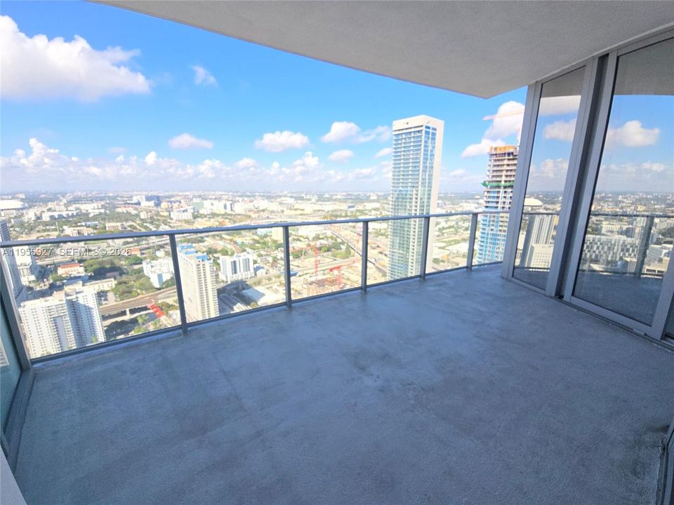For Sale: $795,000 (1 beds, 2 baths, 1185 Square Feet)