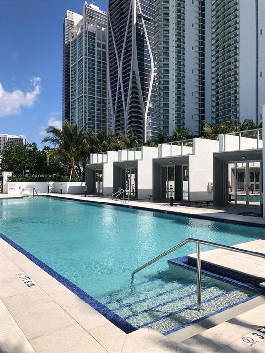 For Sale: $795,000 (1 beds, 2 baths, 1185 Square Feet)