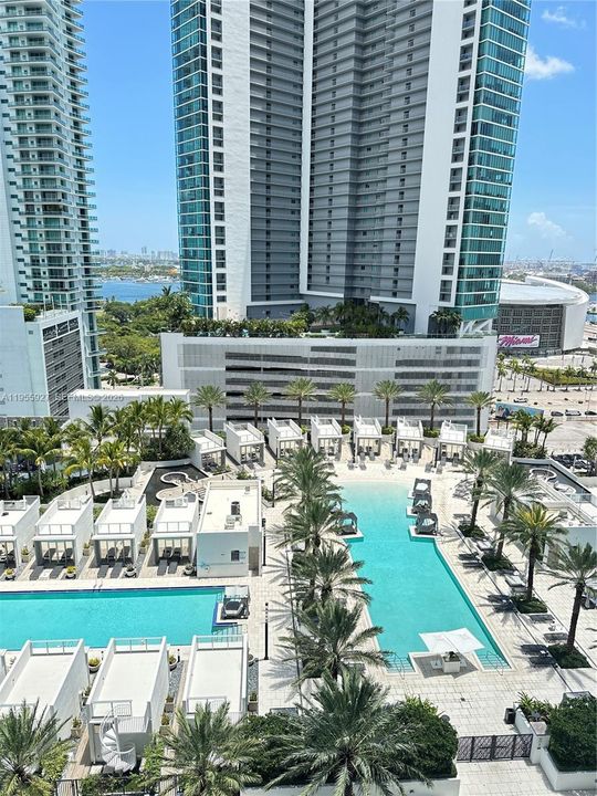For Sale: $795,000 (1 beds, 2 baths, 1185 Square Feet)