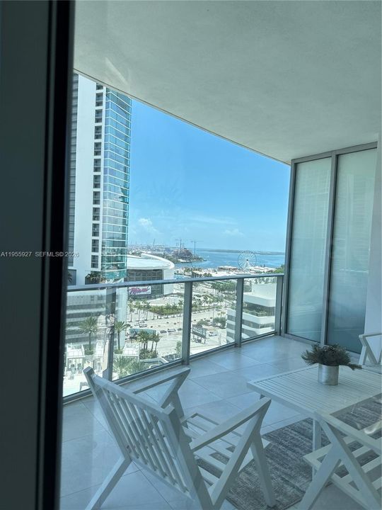 For Sale: $795,000 (1 beds, 2 baths, 1185 Square Feet)