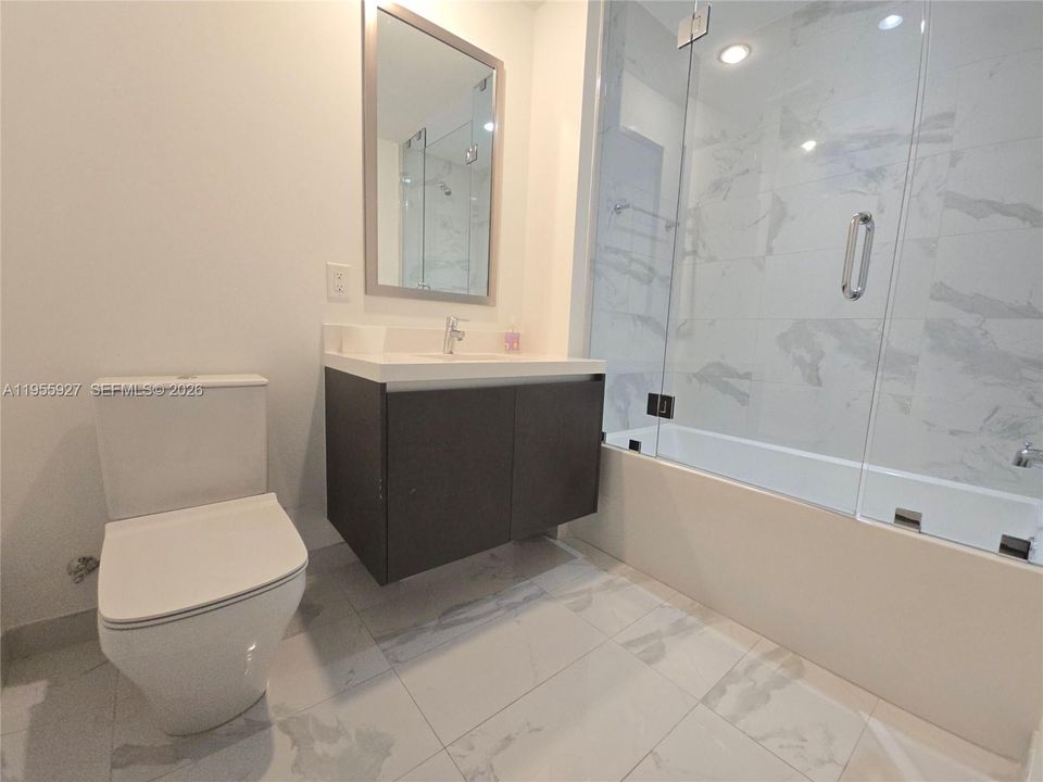 For Sale: $795,000 (1 beds, 2 baths, 1185 Square Feet)