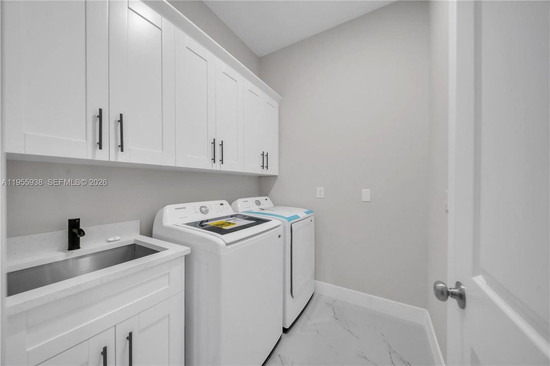Active With Contract: $335,000 (4 beds, 2 baths, 1568 Square Feet)