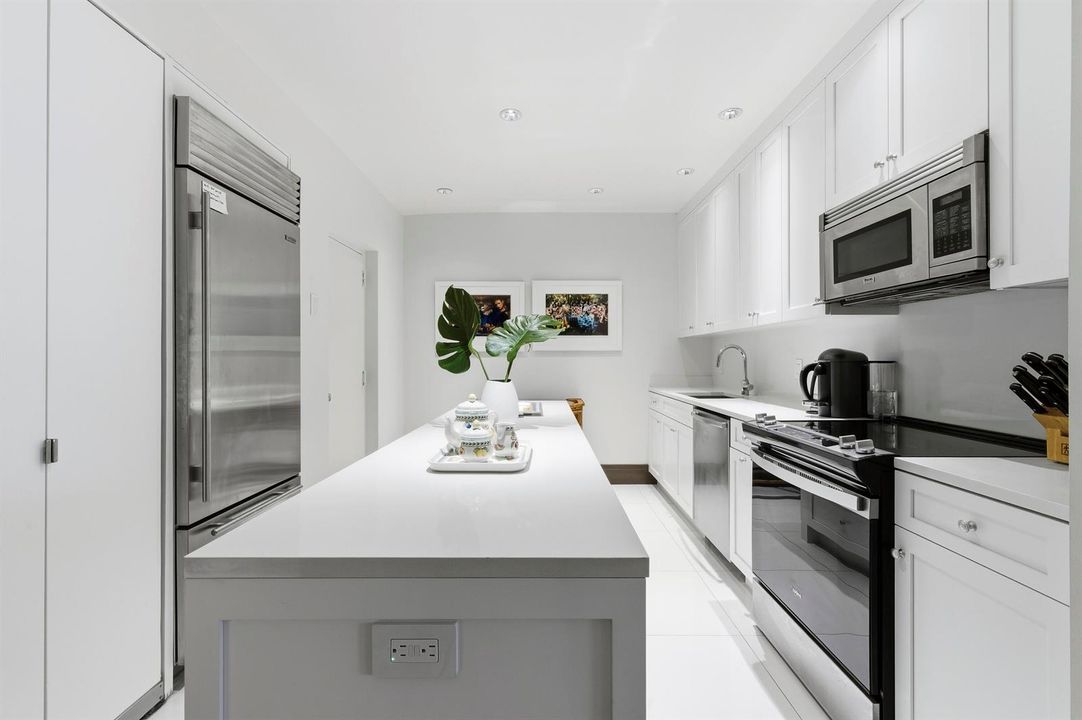 2275_S_Ocean_Blvd_207N_PB_007