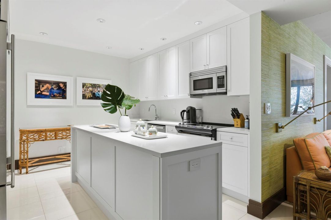 2275_S_Ocean_Blvd_207N_PB_006