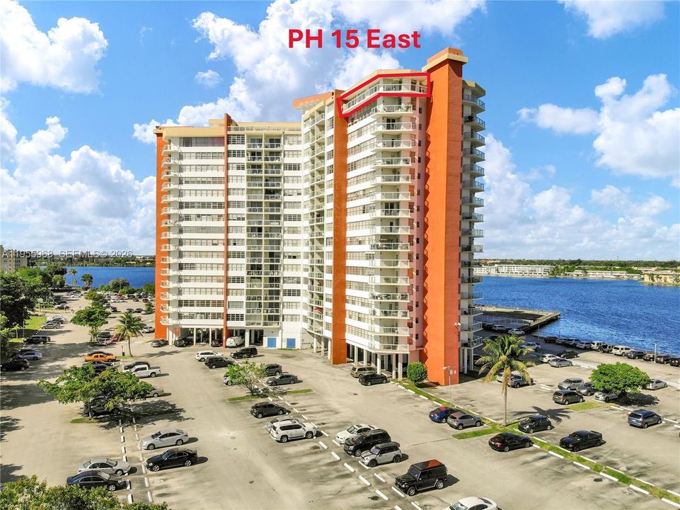 For Sale: $319,999 (2 beds, 2 baths, 1140 Square Feet)