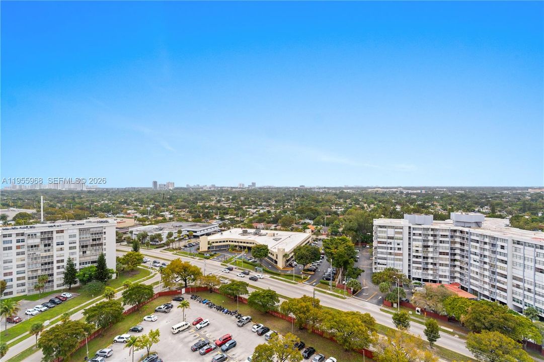 For Sale: $319,999 (2 beds, 2 baths, 1140 Square Feet)