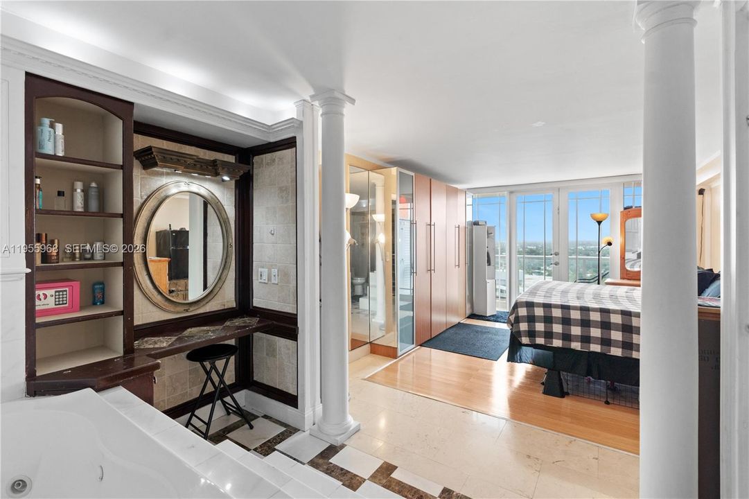 For Sale: $319,999 (2 beds, 2 baths, 1140 Square Feet)