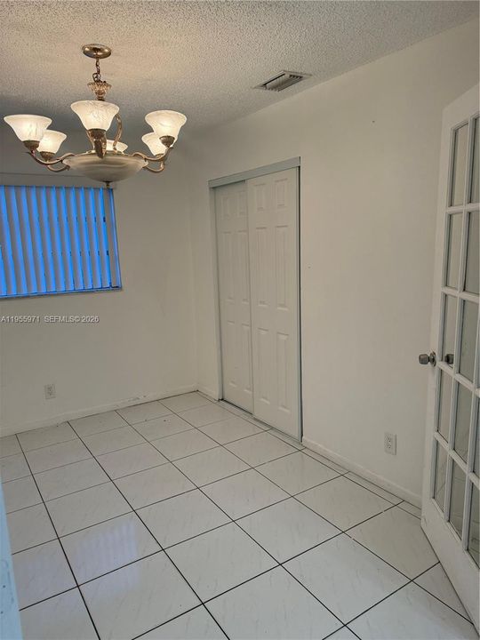 En Venta: $423,000 (4 camas, 2 baños, 1332 Pies cuadrados)