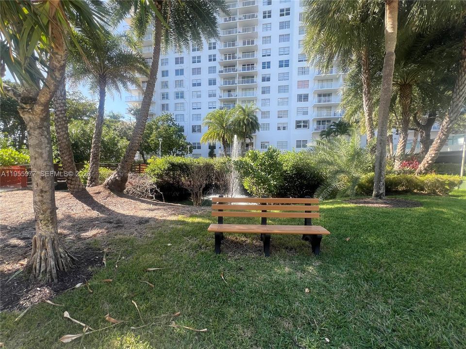 For Sale: $188,000 (1 beds, 1 baths, 1066 Square Feet)