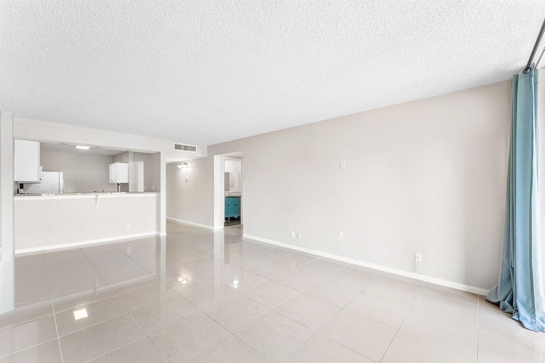 010-10RoyalPalmWay-203-BocaRaton-FL-3343