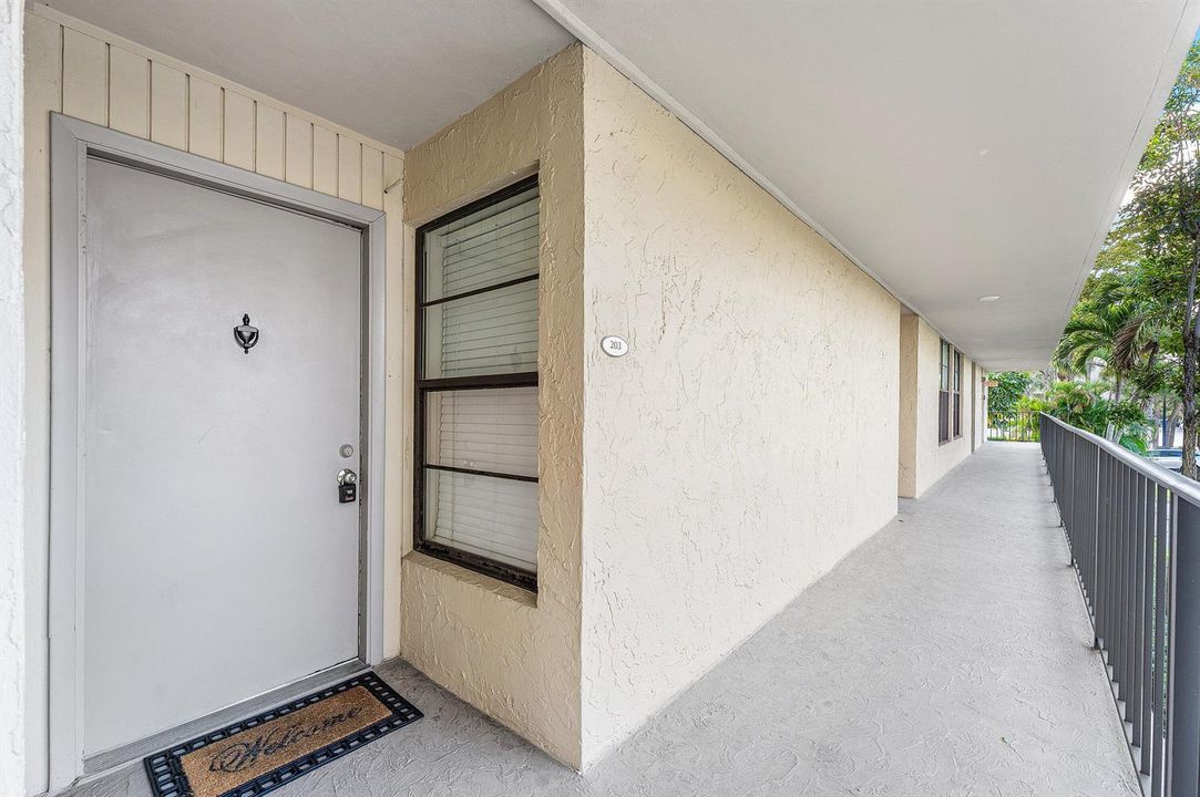 005-10RoyalPalmWay-203-BocaRaton-FL-3343