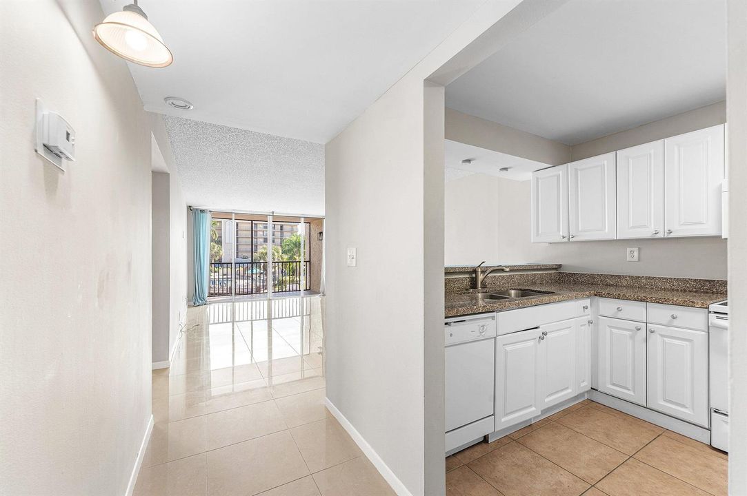 012-10RoyalPalmWay-203-BocaRaton-FL-3343