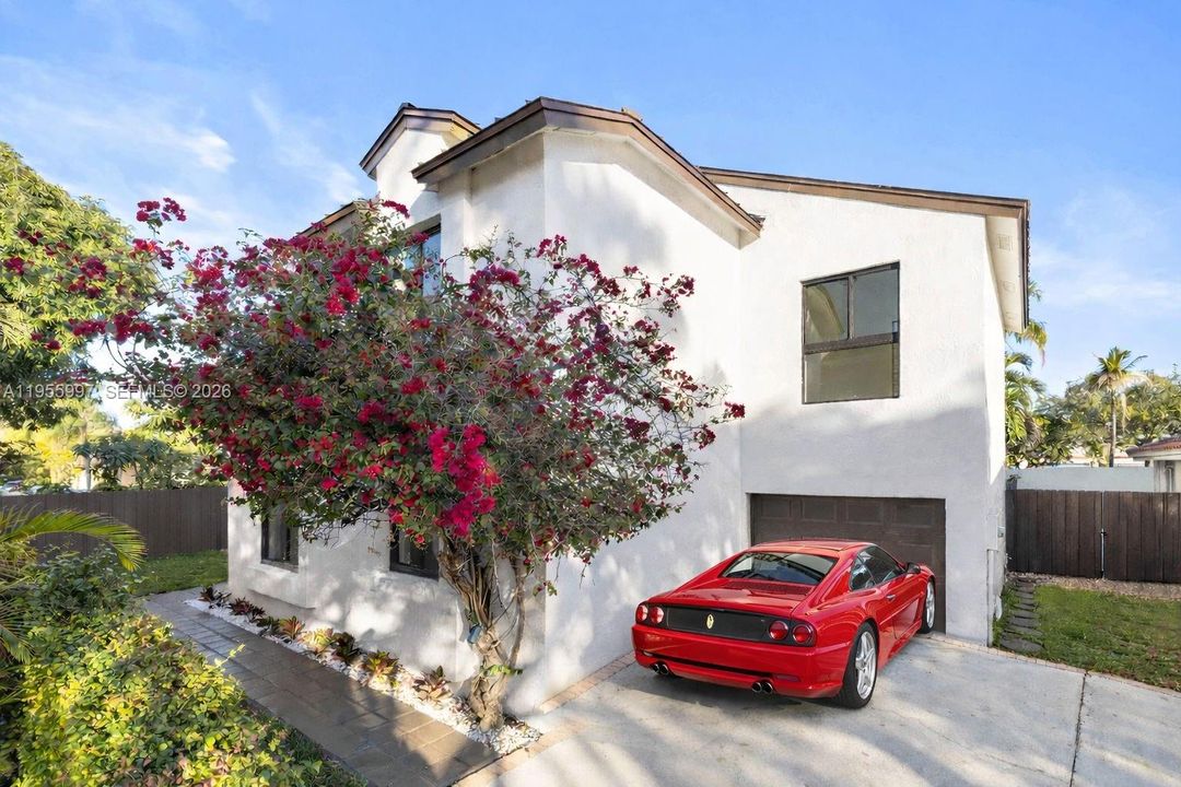 For Sale: $769,000 (4 beds, 3 baths, 2124 Square Feet)
