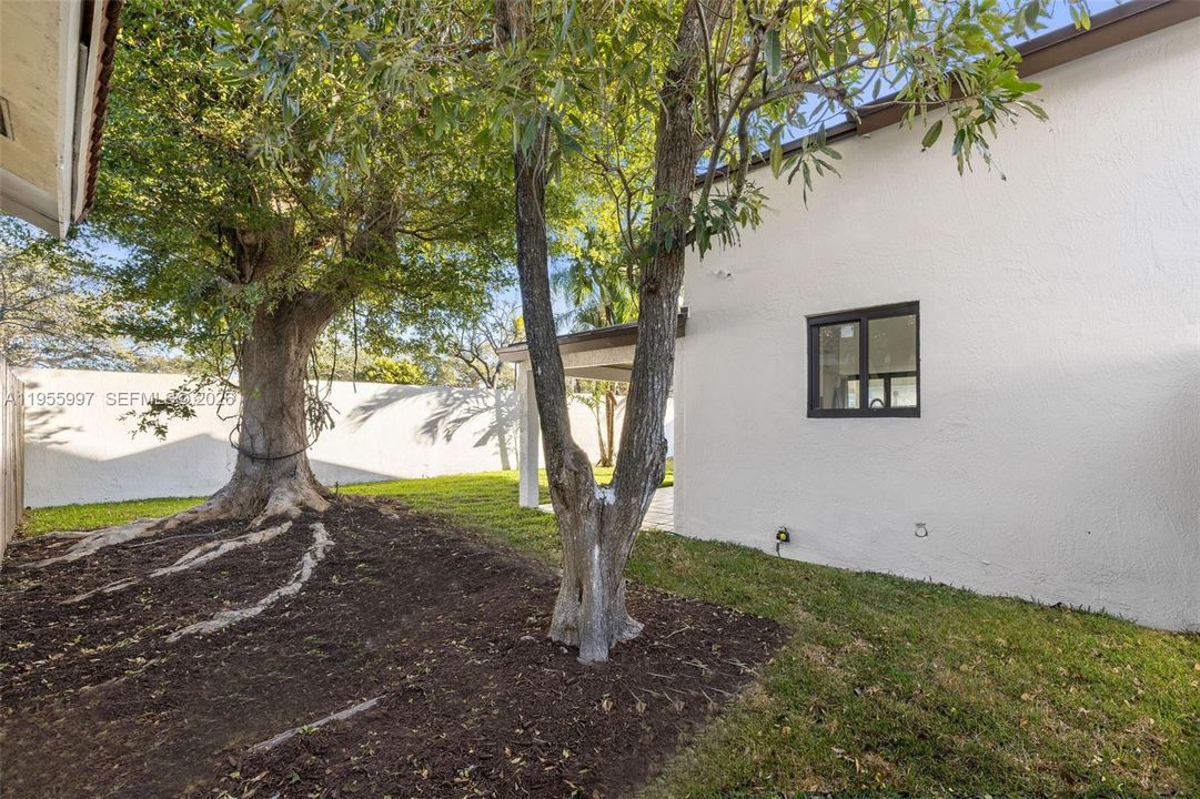 For Sale: $769,000 (4 beds, 3 baths, 2124 Square Feet)