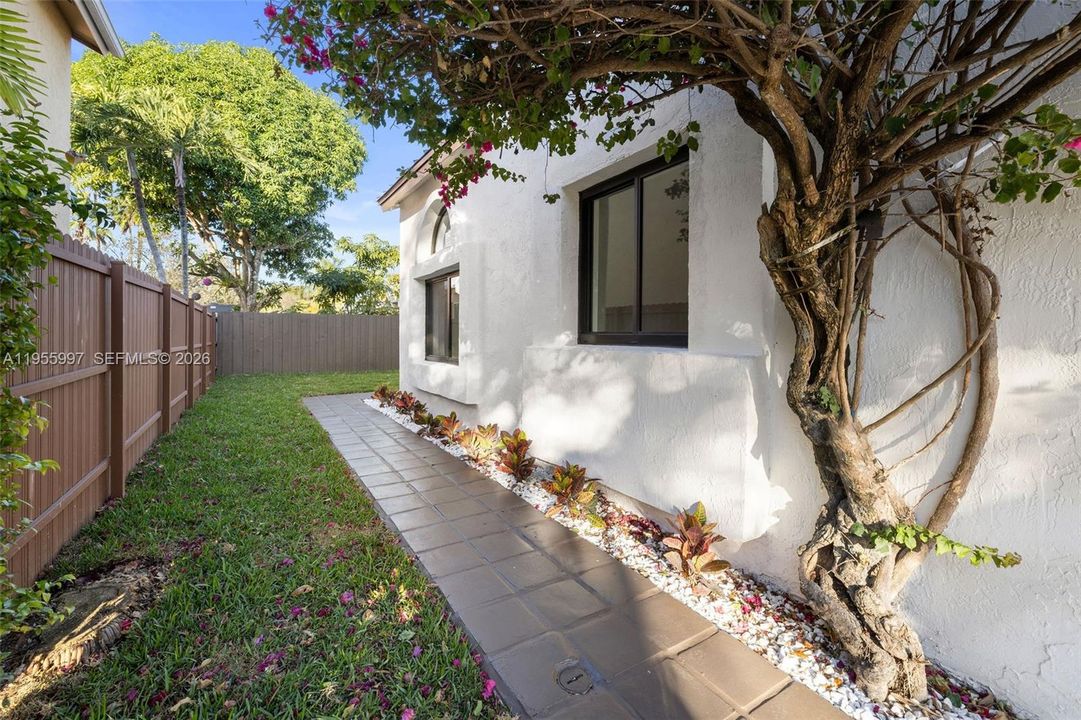 For Sale: $769,000 (4 beds, 3 baths, 2124 Square Feet)