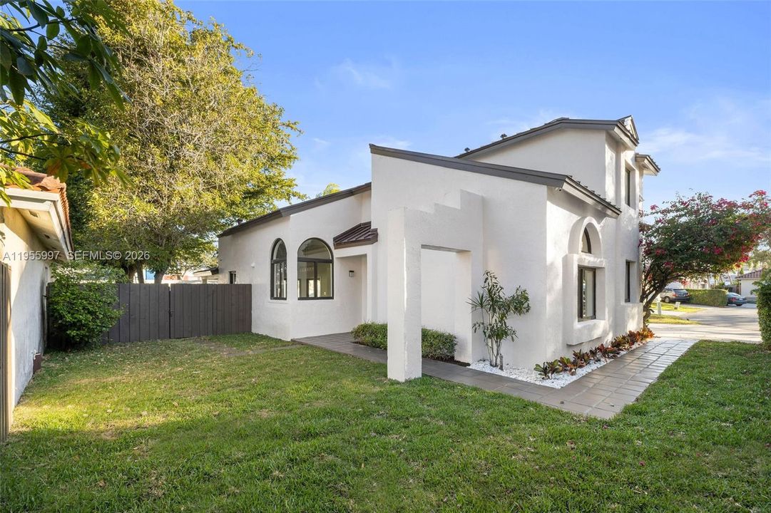 For Sale: $769,000 (4 beds, 3 baths, 2124 Square Feet)