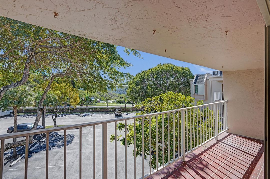 最近售出: $175,000 (2 贝兹, 1 浴室, 900 平方英尺)