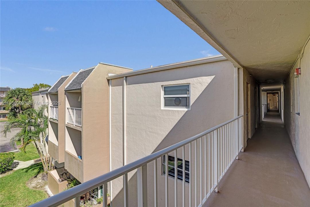 最近售出: $175,000 (2 贝兹, 1 浴室, 900 平方英尺)