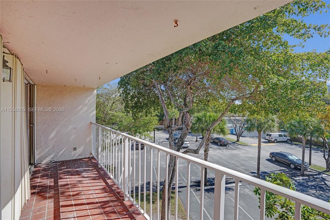 最近售出: $175,000 (2 贝兹, 1 浴室, 900 平方英尺)