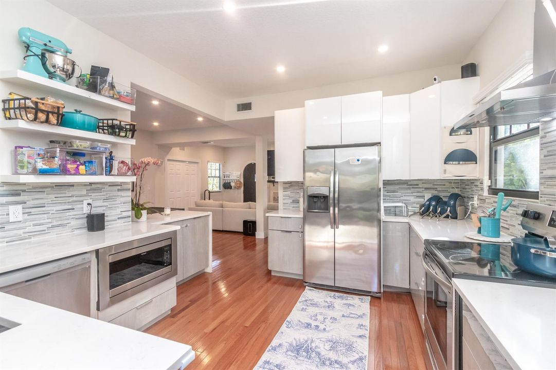 Kitchen to living room