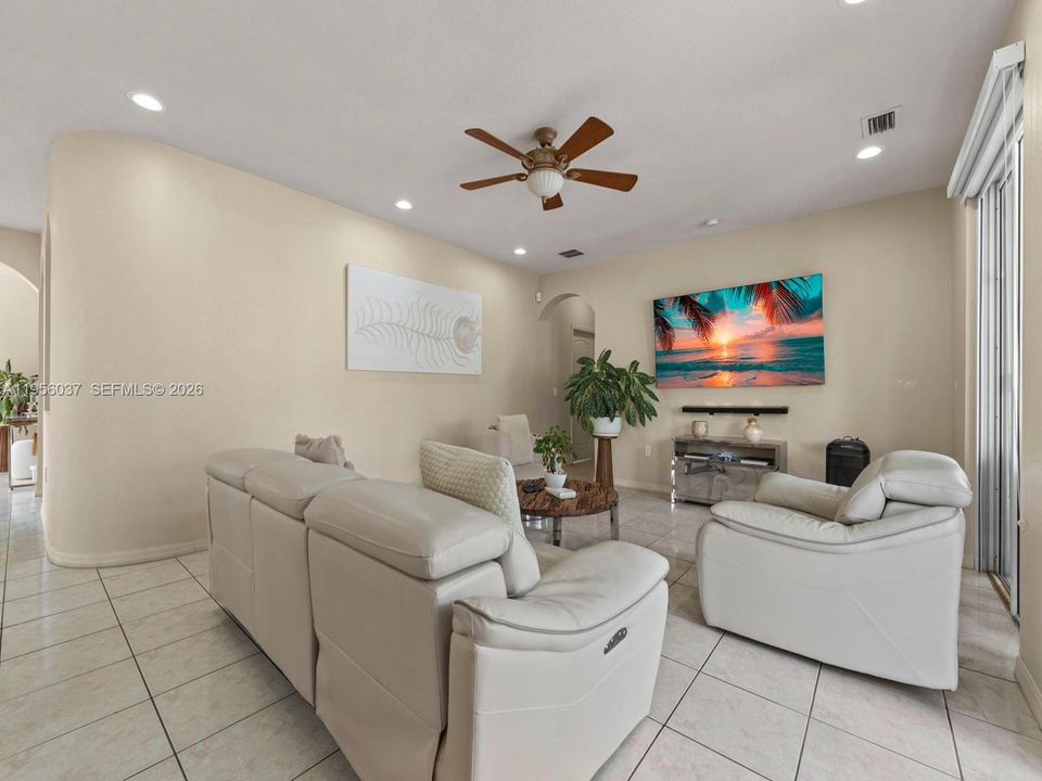 For Sale: $1,100,000 (5 beds, 4 baths, 3137 Square Feet)