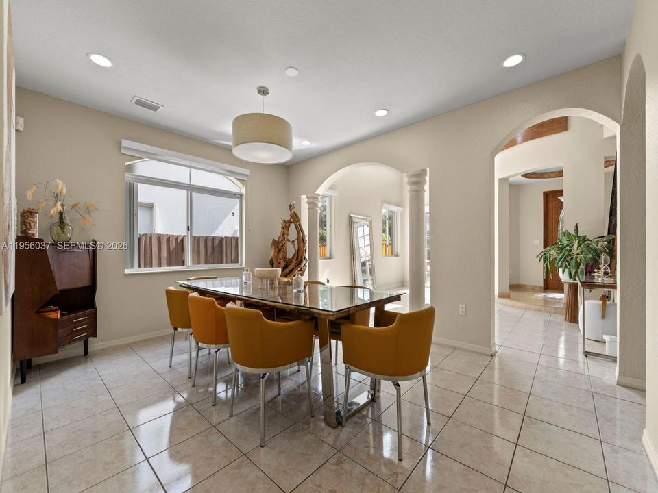 For Sale: $1,100,000 (5 beds, 4 baths, 3137 Square Feet)
