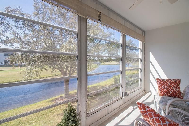 For Sale: $185,000 (2 beds, 2 baths, 1156 Square Feet)