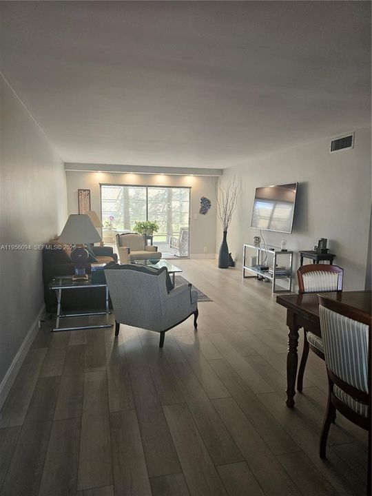 For Sale: $185,000 (2 beds, 2 baths, 1156 Square Feet)