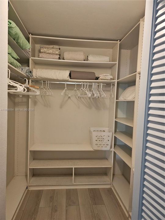 For Sale: $185,000 (2 beds, 2 baths, 1156 Square Feet)