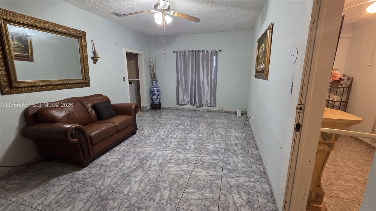 En Venta: $380,000 (2 camas, 1 baños, 1192 Pies cuadrados)