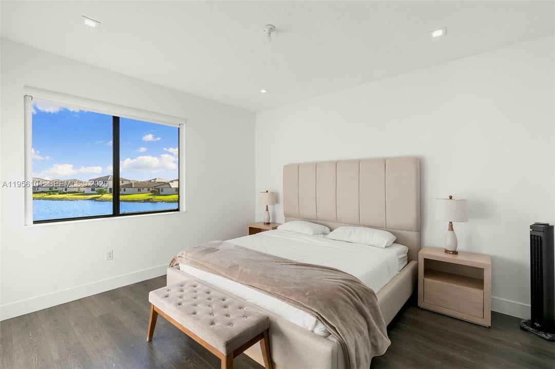 В аренду: $4,500 (5 спален, 3 ванн, 3757 Квадратных фут)