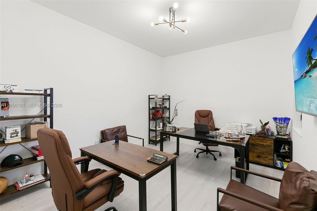 В аренду: $4,500 (5 спален, 3 ванн, 3757 Квадратных фут)