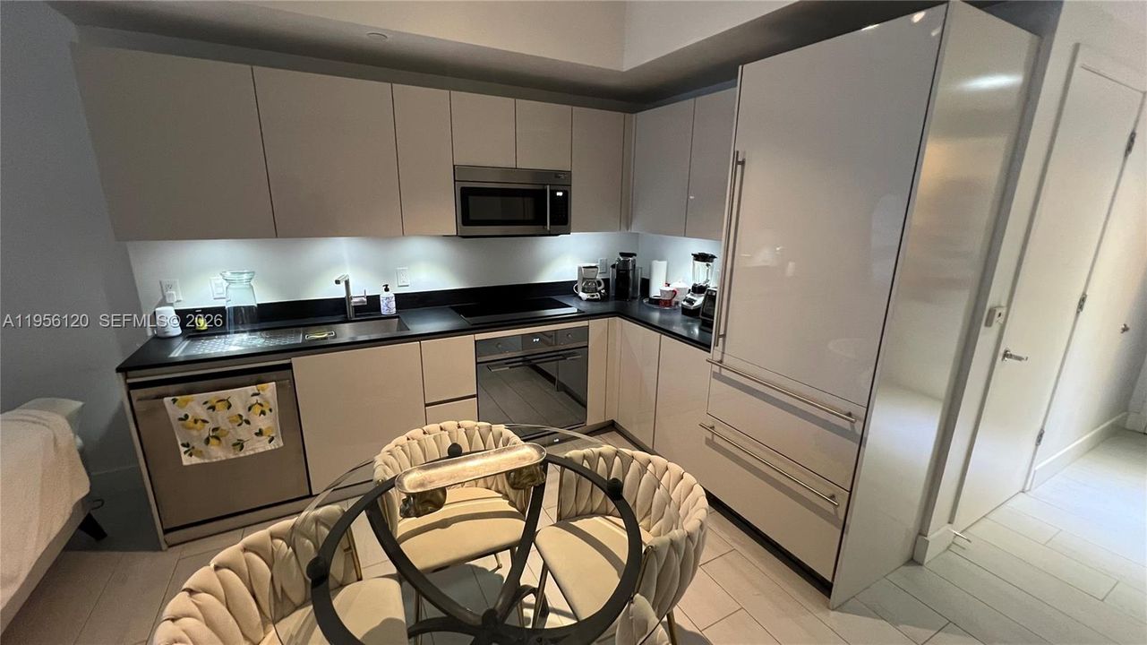 For Sale: $425,000 (0 beds, 1 baths, 442 Square Feet)
