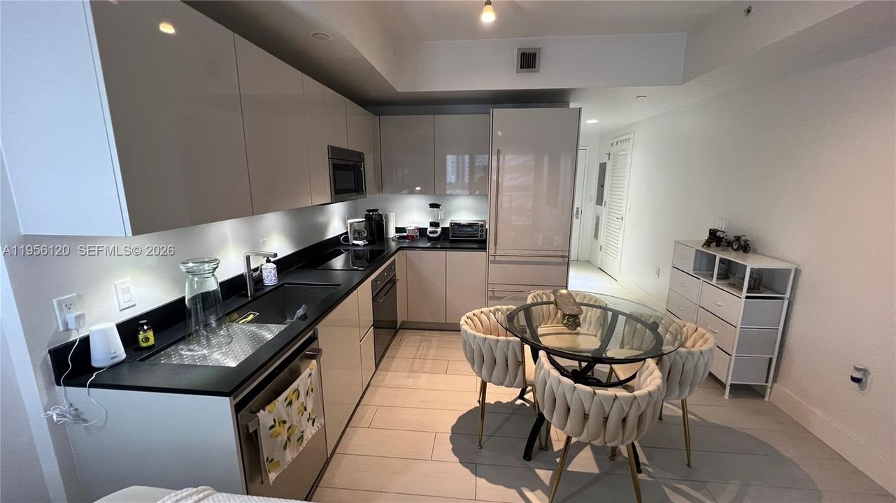 For Sale: $425,000 (0 beds, 1 baths, 442 Square Feet)