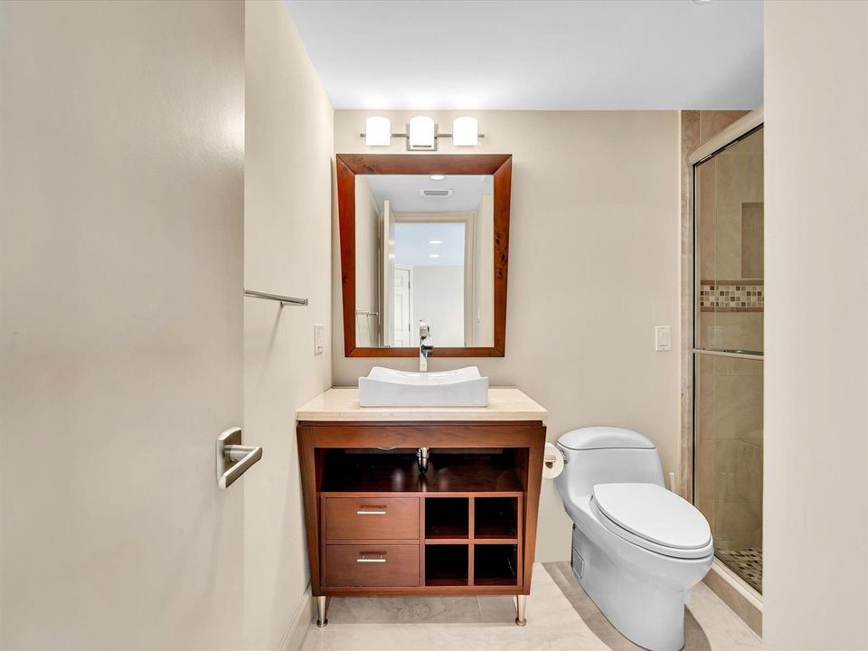 Downstairs bath extra view