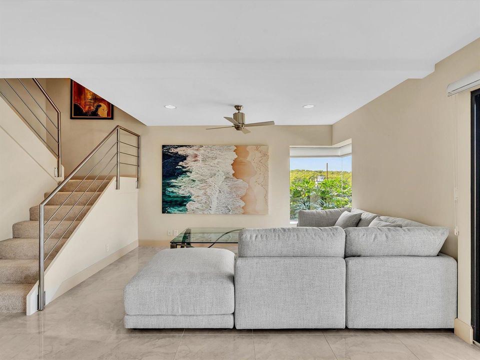 extra view Living Room