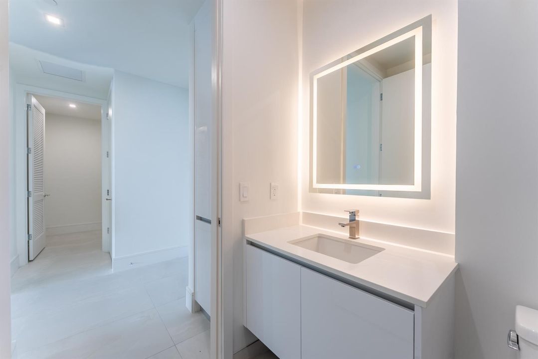 1/2 bathroom