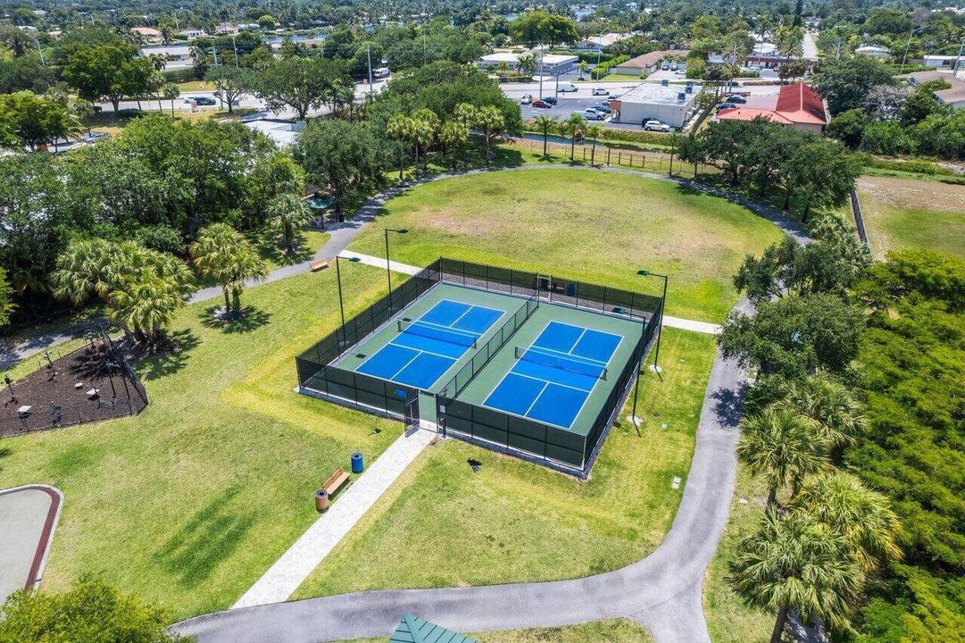 Lake Clarke Shores Pickleball Courts
