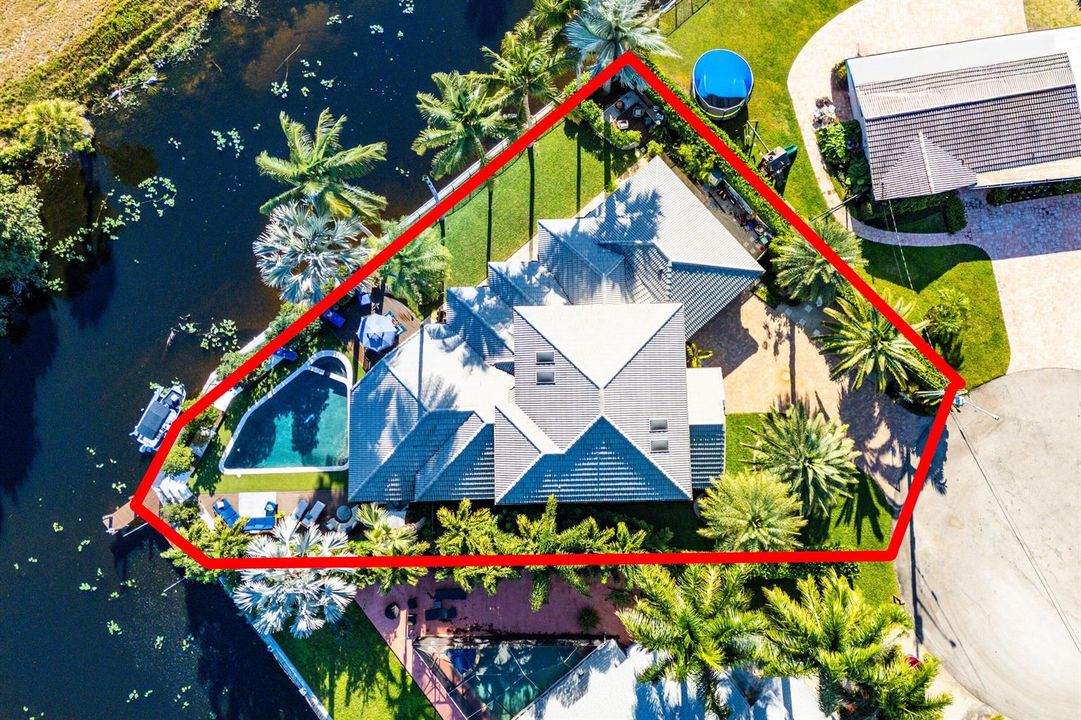 1403 Indian Rd E Aerial