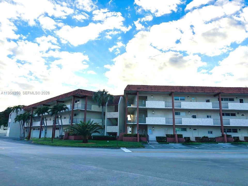 For Sale: $125,000 (2 beds, 1 baths, 1050 Square Feet)