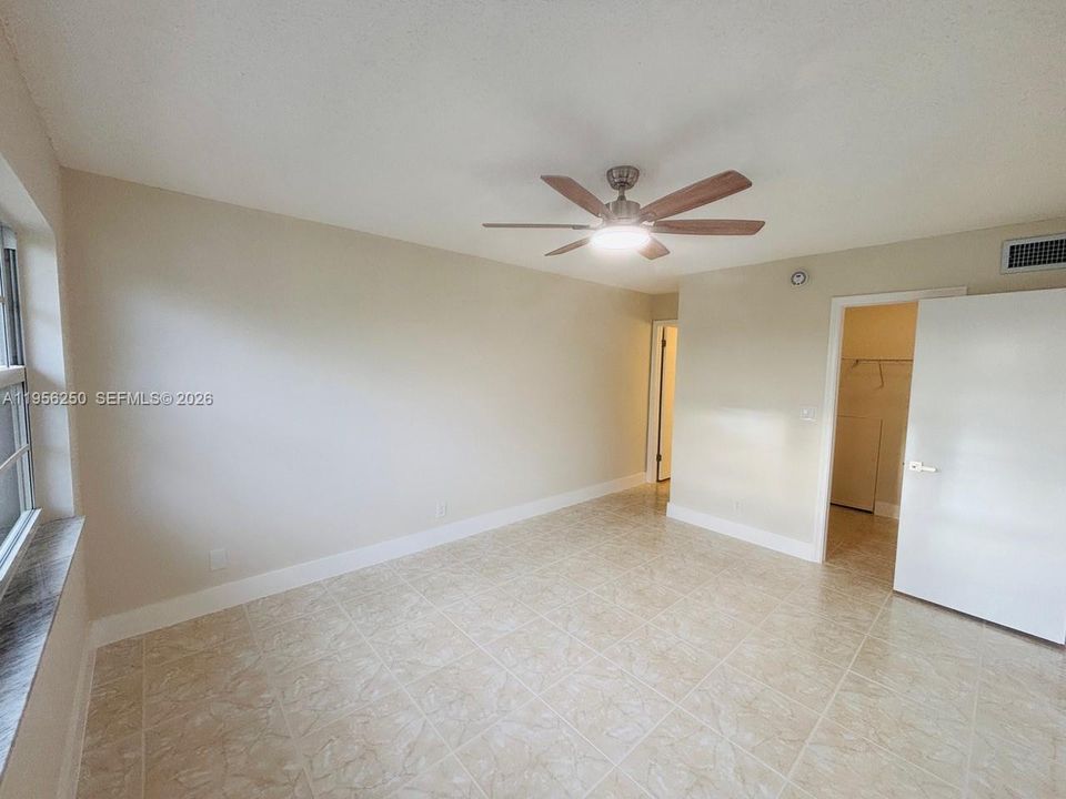 For Sale: $125,000 (2 beds, 1 baths, 1050 Square Feet)